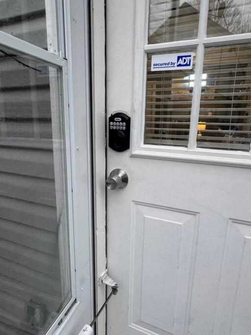 Apartamento Little House On 47Th Cleveland Exterior foto