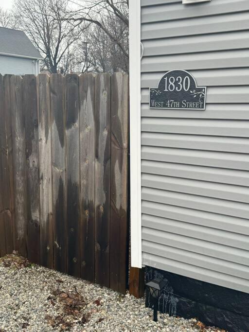Apartamento Little House On 47Th Cleveland Exterior foto